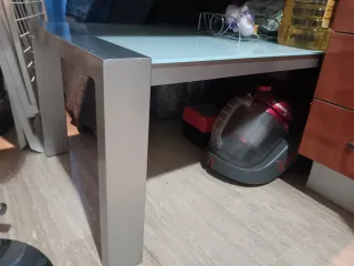 Mesa baja cristal y metal abatible