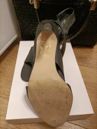 Sandalias de piel negras