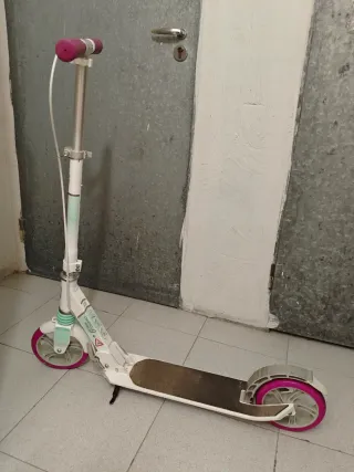 Patinete infantil blanco y rosa