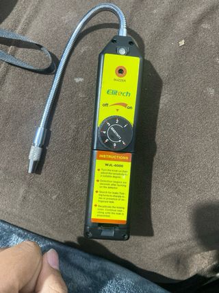 Detector de fugas de refrigerante Elitech WJL-6000