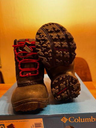 Botas de nieve Columbia niña negras y rojas