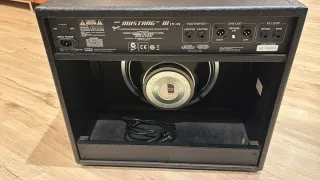 Amplificador Guitarra Fender Mustang III v2