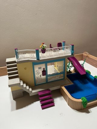 Playmobil Casa con Piscina y Tobogán