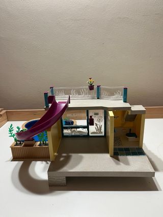 Playmobil Casa con Piscina y Tobogán