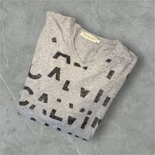 Camiseta Calvin Klein Jeans gris