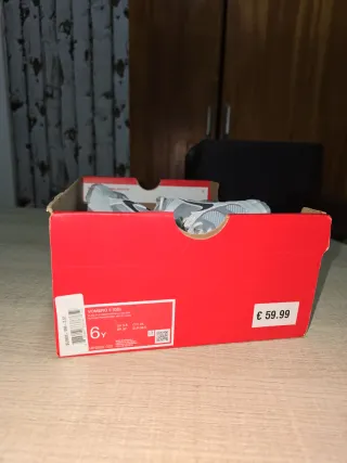 Zapatillas Nike Vomero 5 Gris y Blanco