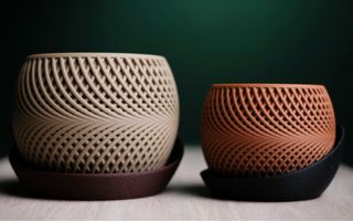 Macetero de diseño beige y terracota