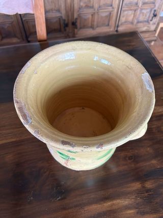 Bacín antiguo de cerámica