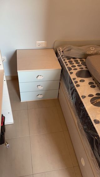 Cuna convertible con cambiador marca Mobles Ros