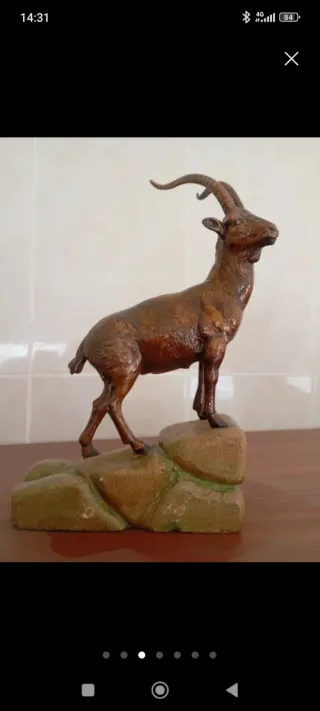 Figura de cabra montesa en bronce