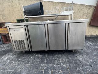 Mesa Fría Cocina 6 Puertas y Fregadero