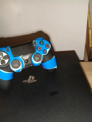 PS4 Pro 1TB Negra + 2 Juegos