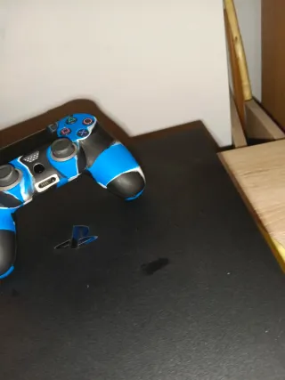 PS4 Pro 1TB Negra + 2 Juegos