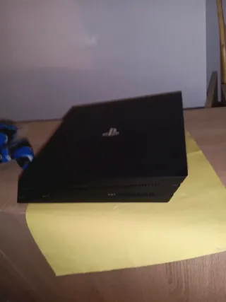 PS4 Pro 1TB Negra + 2 Juegos