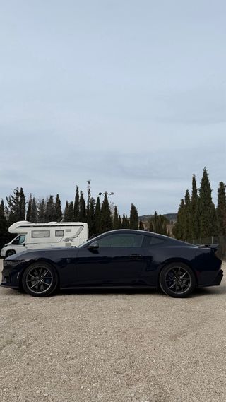 Ford Mustang dark horse