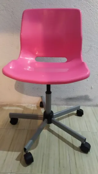 Silla giratoria rosa infantil