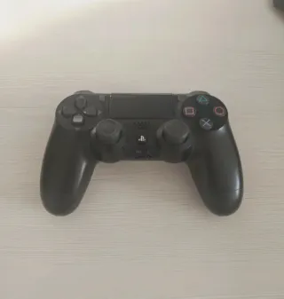 PS4 Pro 1TB + 2 mandos + NBA2K25