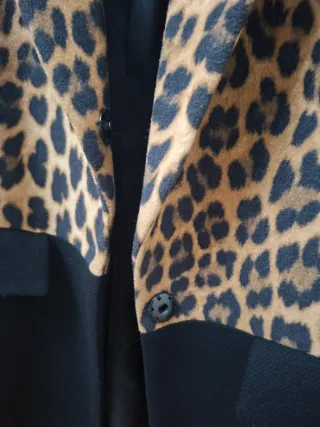 Abrigo Zara Animal Print Negro Beige