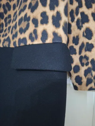 Abrigo Zara Animal Print Negro Beige