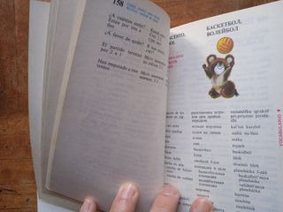 Moscú 1980, Guía de conversación para turistas