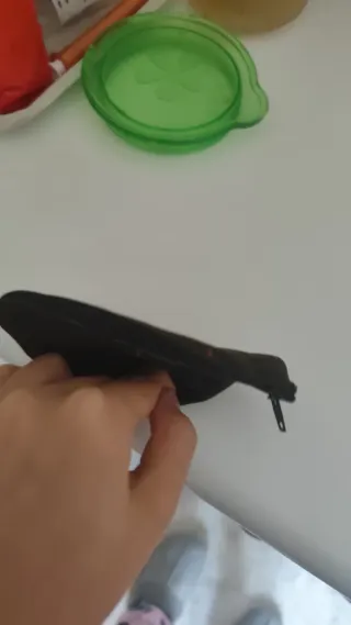 Monedero negro y verde