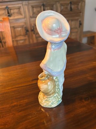 Figurita porcelana vintage mujer sombrero