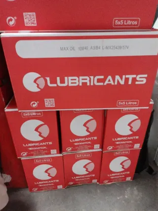 1 caja de 5 garrafas, por 75€, Aceite Max Oil 10W4