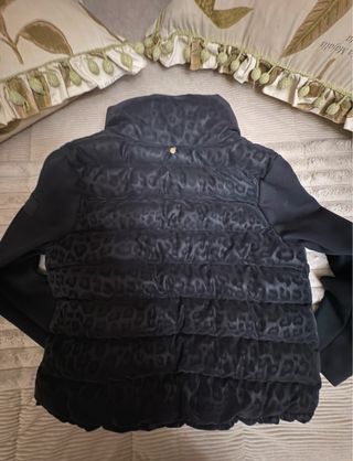 Bomber Lola Casademunt plumas y neopreno