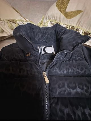 Bomber Lola Casademunt plumas y neopreno