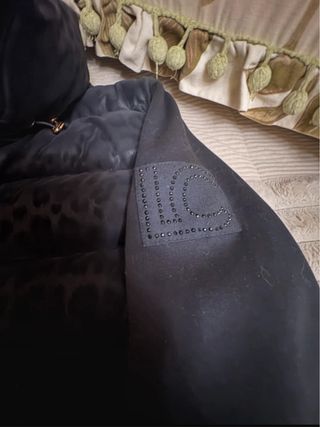 Bomber Lola Casademunt plumas y neopreno