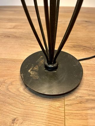 Lámpara de mesa diseño metal