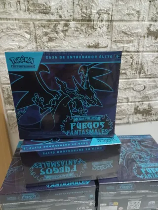 Caja Entrenador Élite Pokémon Fuego Fantasmal