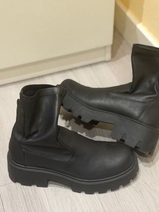 Botines elásticos negros