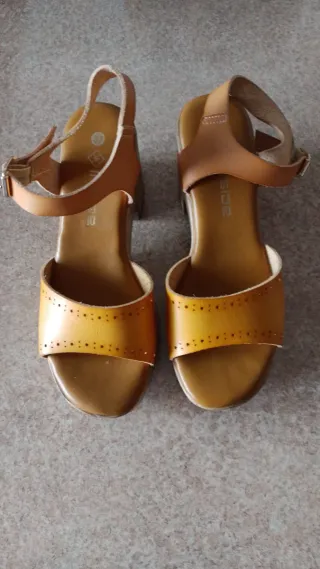 Sandalias de cuña mujer marrón y amarillo
