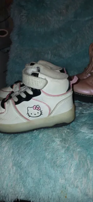 2 uds Zapatos Niña Hello Kitty con Luces