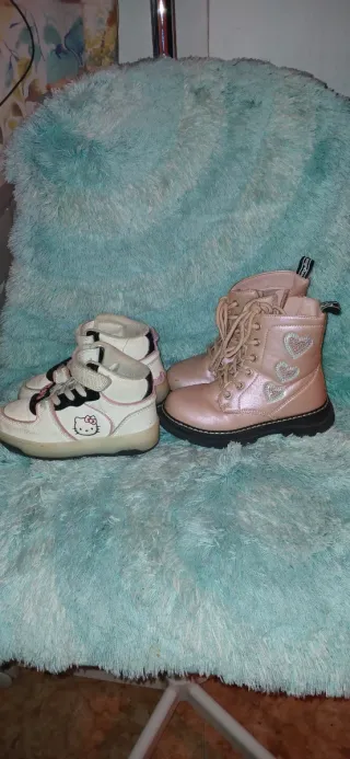 2 uds Zapatos Niña Hello Kitty con Luces