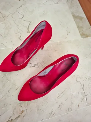 Tacones Rojos Puntiagudos