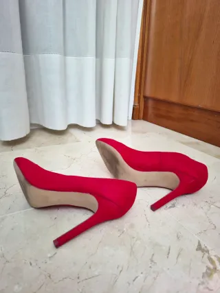 Tacones Rojos Puntiagudos
