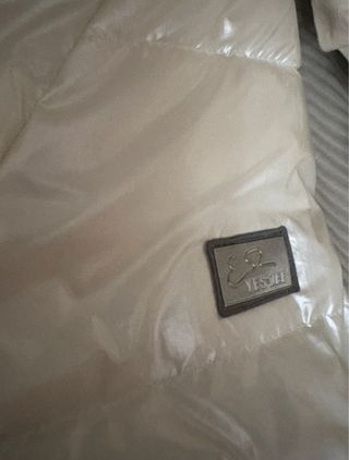 Plumas YESS ZEE blanco nacarado entallado