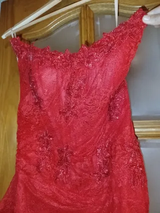 Vestido Rojo Encaje Bordado Pedrería Talla S