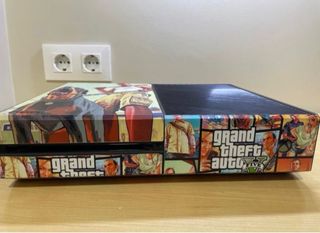 Xbox One con 2 mandos y 5 juegos