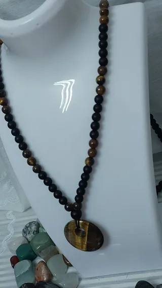 Collar Ojo de Tigre y agata negra