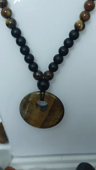 Collar Ojo de Tigre y agata negra
