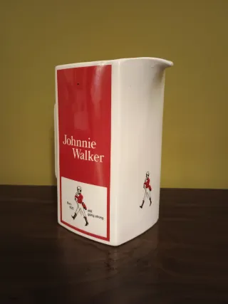 Brocca vintage Johnnie Walker Ceramica wade pm eng