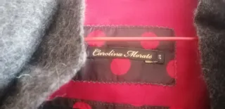 Blazer Gris y Roja con Volantes talla 36-38