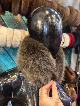 Collo di pelliccia marrone/grigio