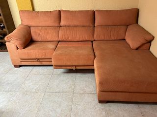 Sofá chaise longue extensible naranja