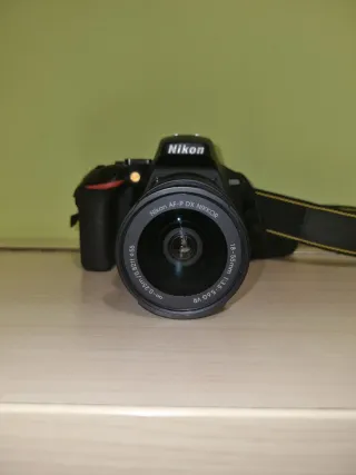 Cámara Nikon D3500 con objetivo 18-55mm