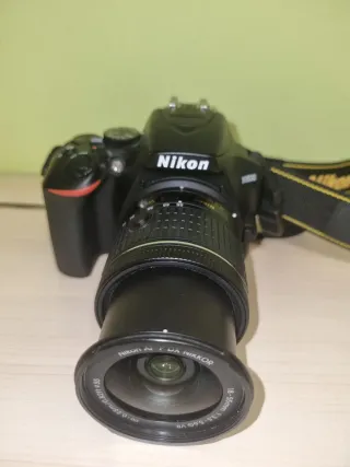 Cámara Nikon D3500 con objetivo 18-55mm