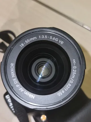 Cámara Nikon D3500 con objetivo 18-55mm